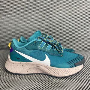 Nike Pegasus Trail 3 Running Shoes Sneakers Womens Size 7 Green Logo Lace Up